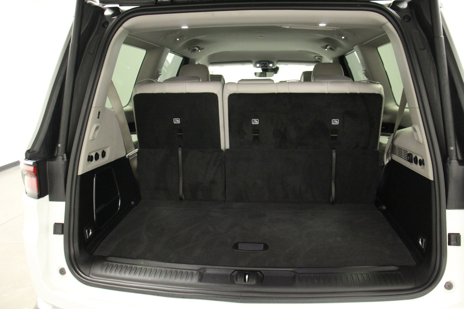 2024 Jeep Wagoneer Base photo 11