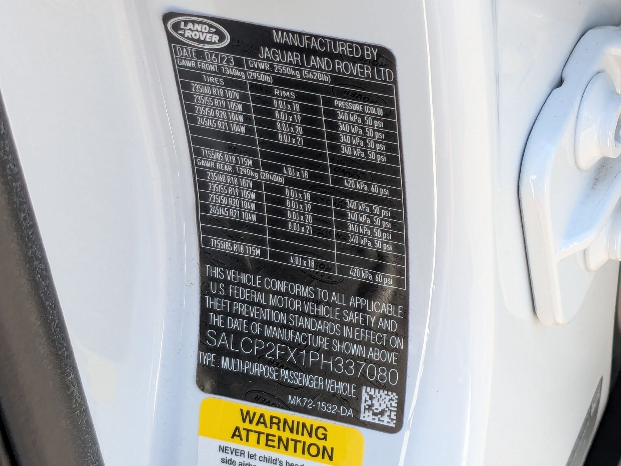 2023 Land Rover Discovery Sport SE photo 21