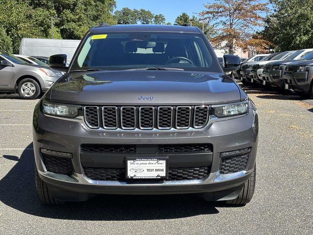 2022 Jeep Grand Cherokee Limited photo 2