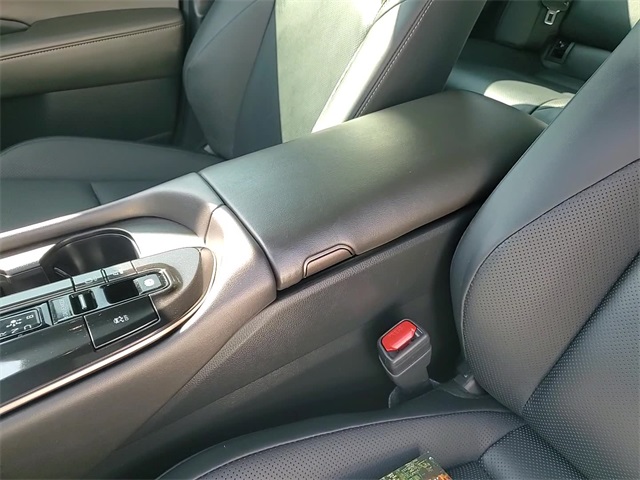 2025 Toyota Crown photo 18