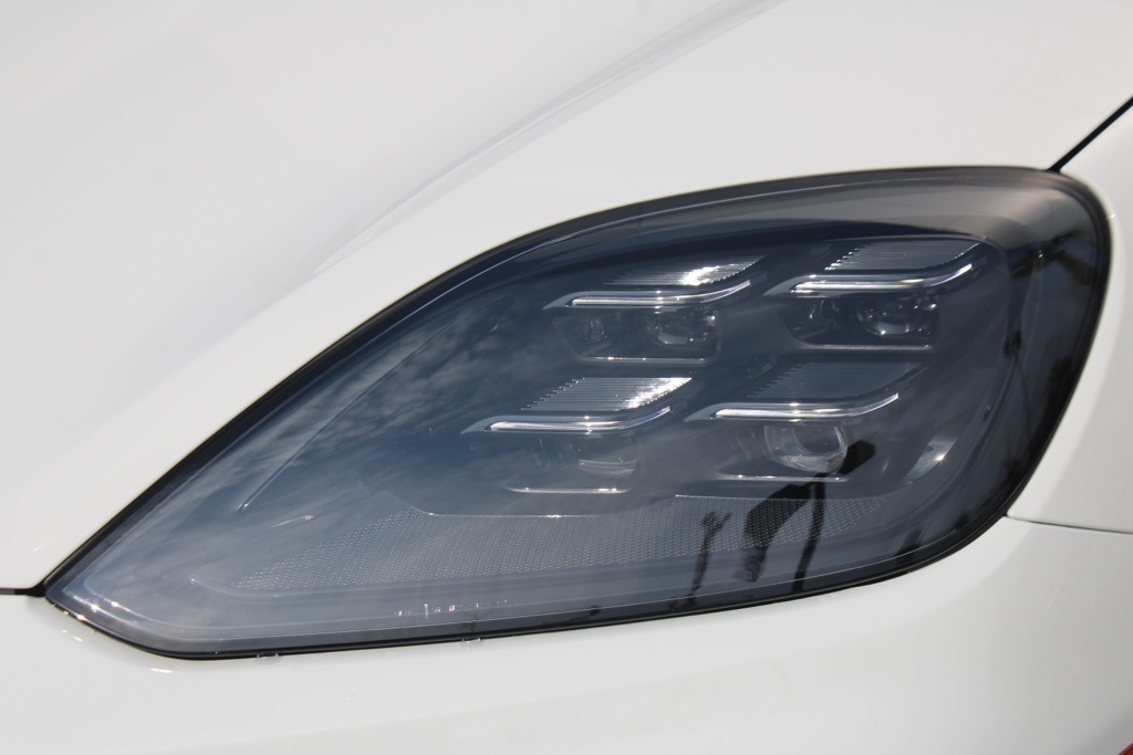 2025 Porsche Cayenne GTS photo 11
