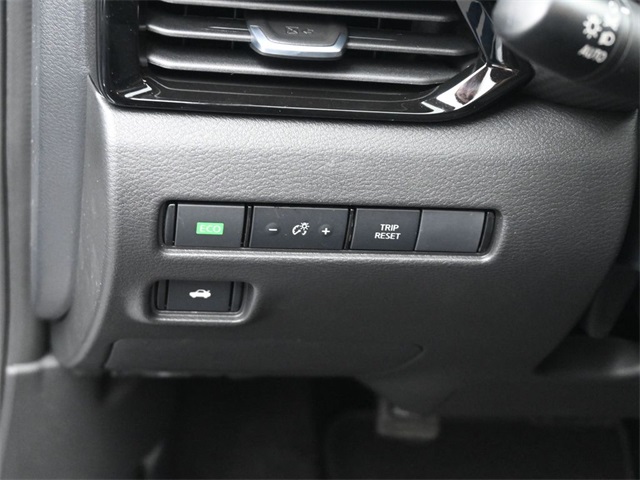 2025 Nissan Sentra SV photo 18