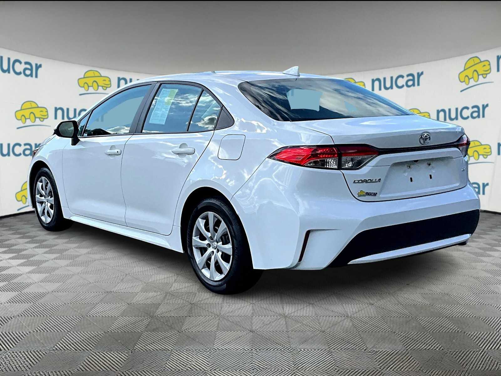 2022 Toyota Corolla LE photo 4