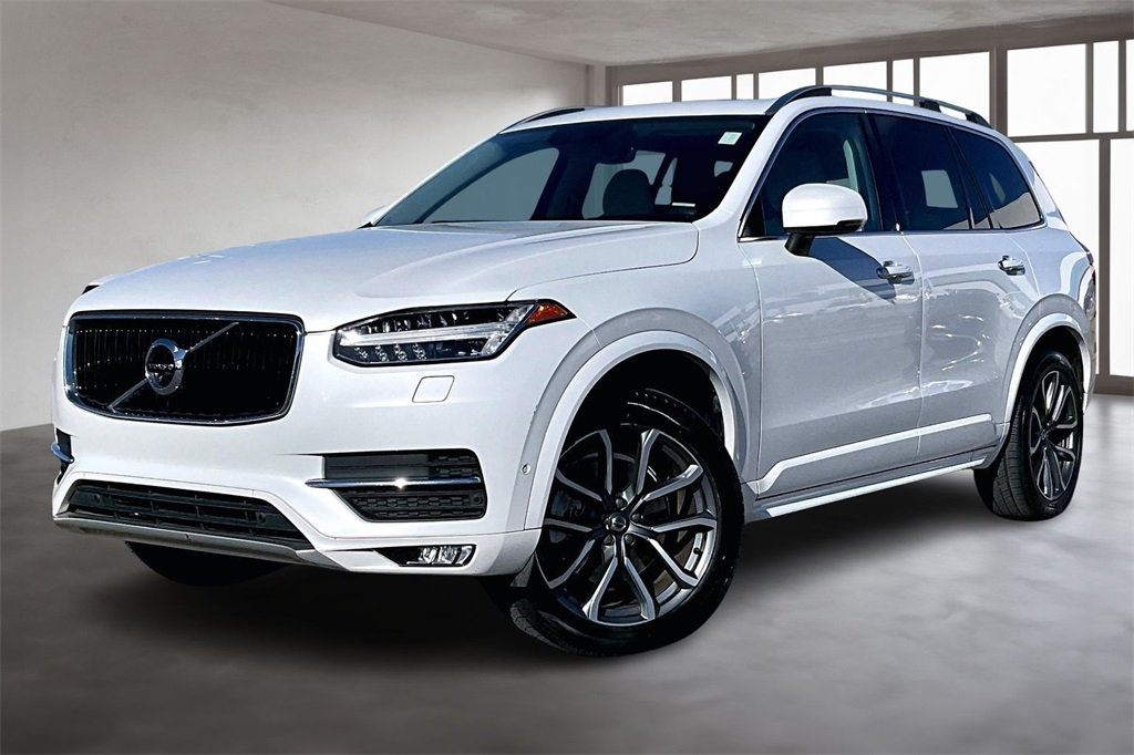 2018 Volvo XC90 Momentum's photo