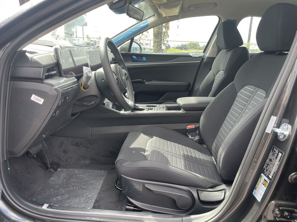 2026 Kia K5 LXS photo 11