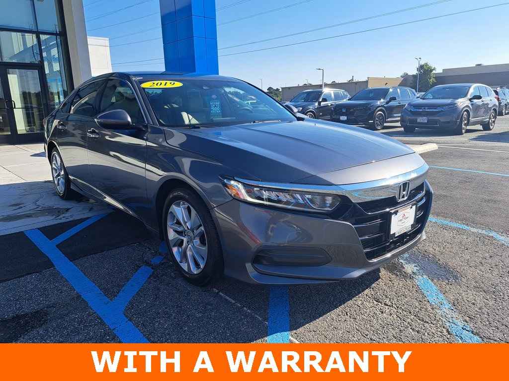 2019 Honda Accord LX photo 3