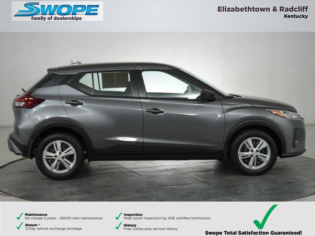2025 Nissan Kicks Play S photo 2
