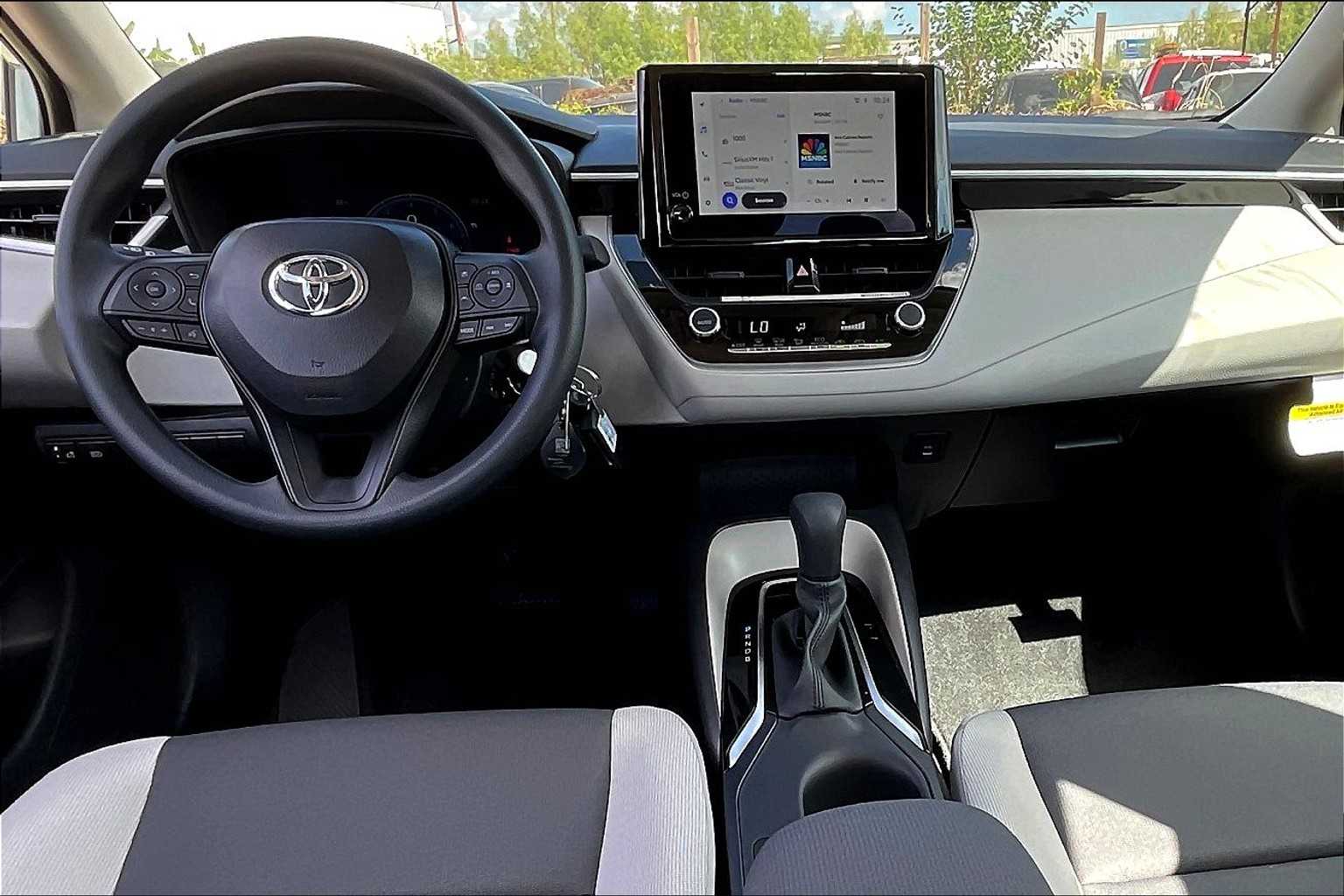 2026 Toyota Corolla LE photo 5