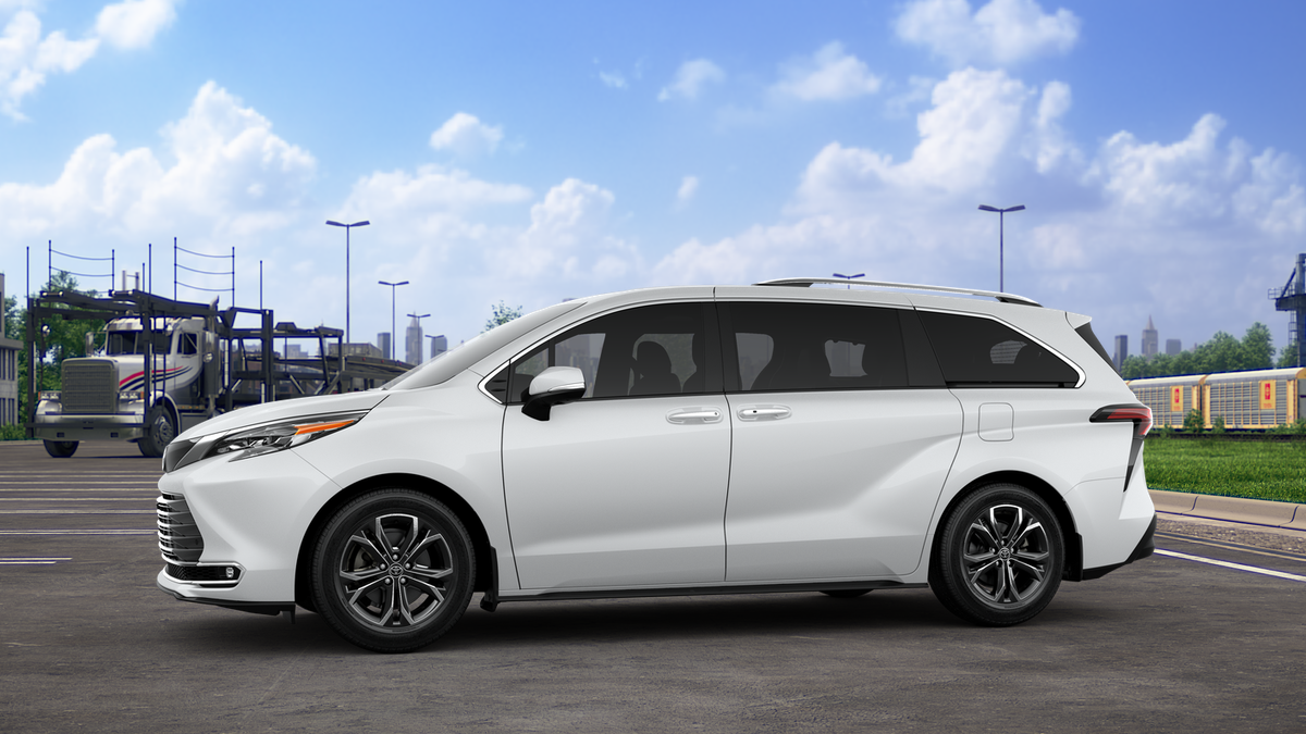 2025 Toyota Sienna Platinum photo 3