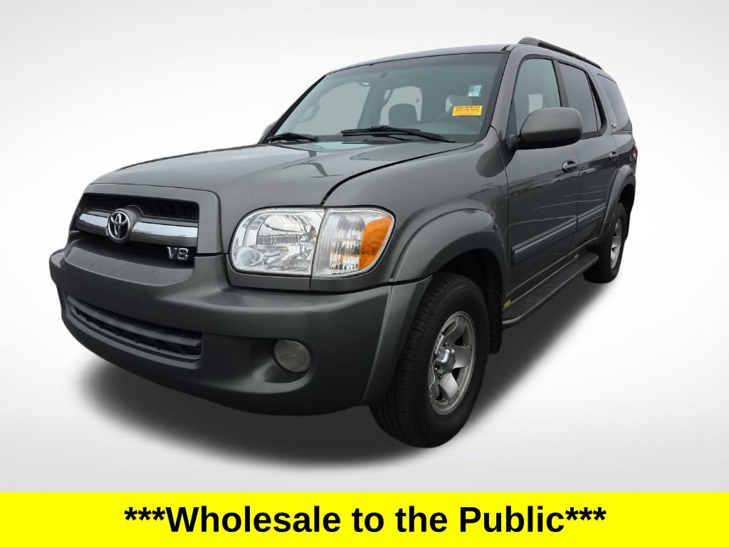 2005 Toyota Sequoia SR5's photo