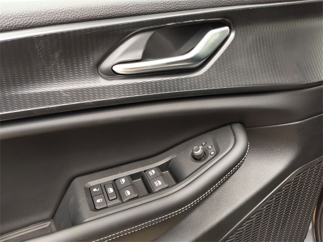 2025 Jeep Grand Cherokee Laredo Altitude photo 12