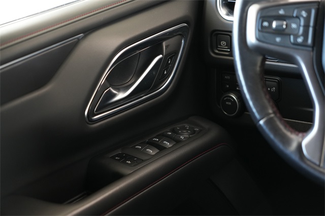 2022 Chevrolet Suburban RST photo 15