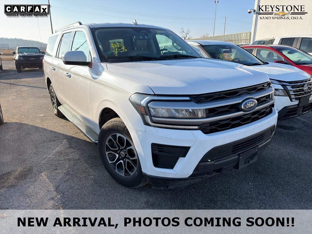 2023 Ford Expedition XLT's photo