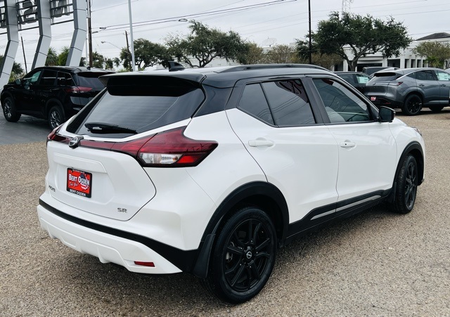2023 Nissan Kicks SR photo 4