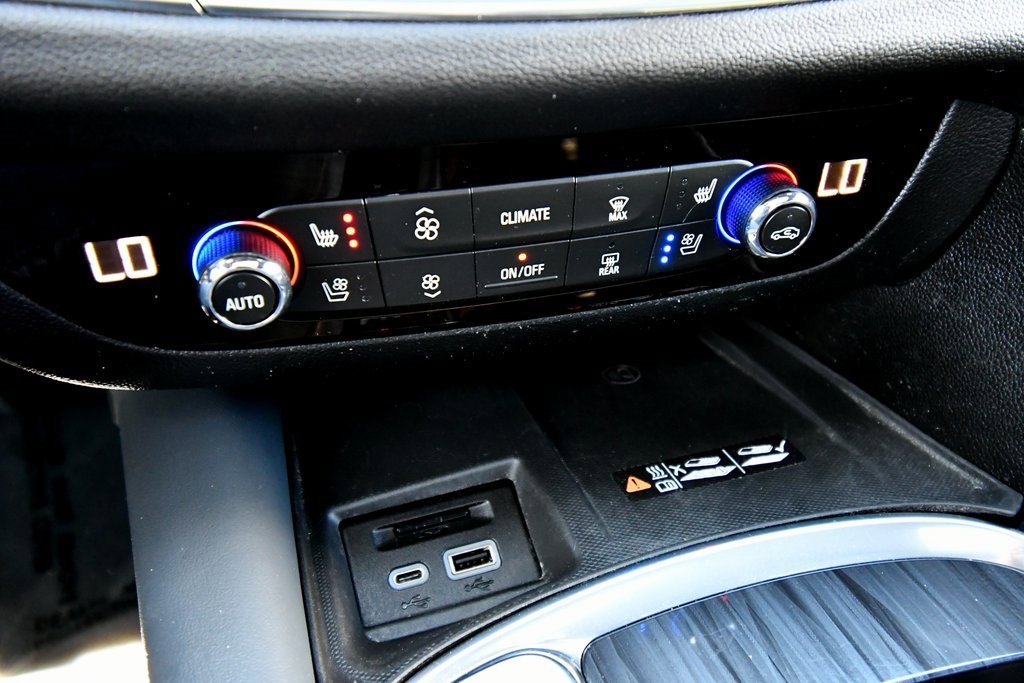 2023 Buick Enclave Premium photo 25
