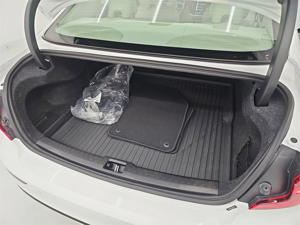 2022 Volvo S60 Recharge T8 R-Design Expression photo 16