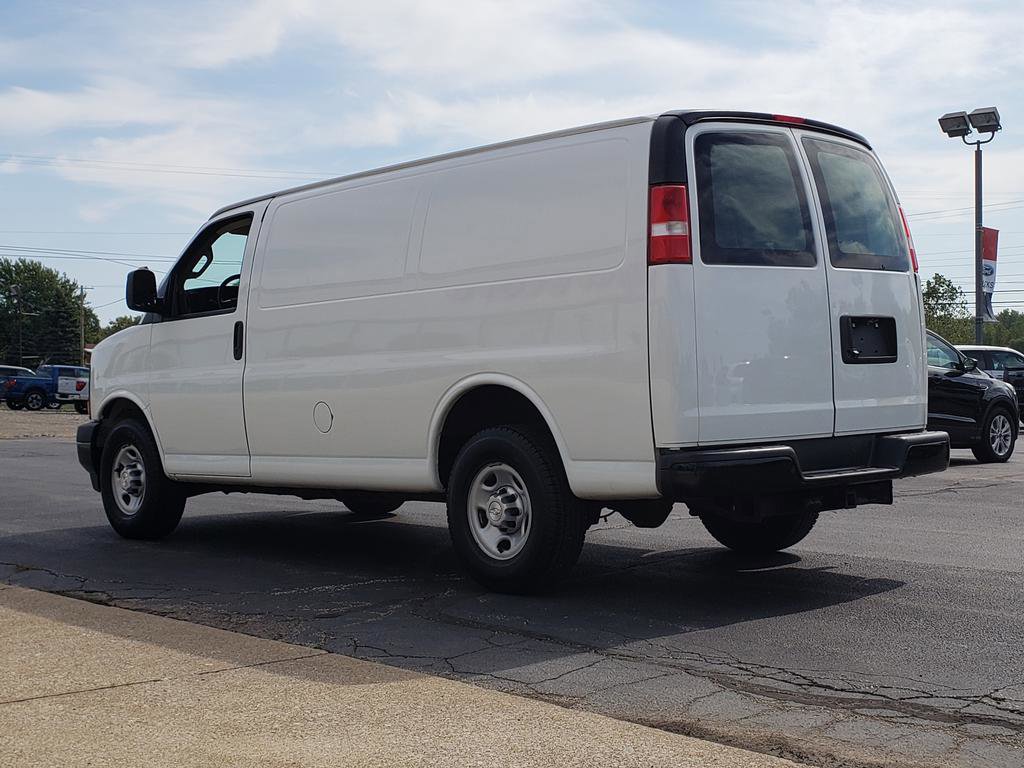 2017 Chevrolet Express 2500 Cargo photo 3