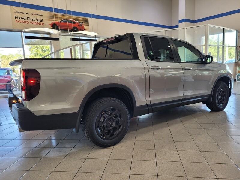 2026 Honda Ridgeline TrailSport photo 3