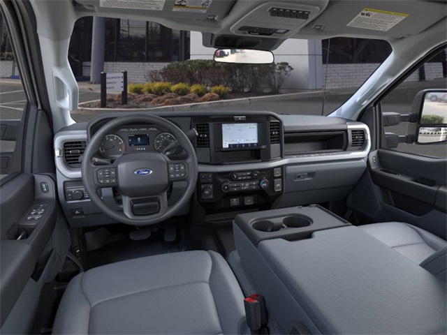2026 Ford F-550 photo 9
