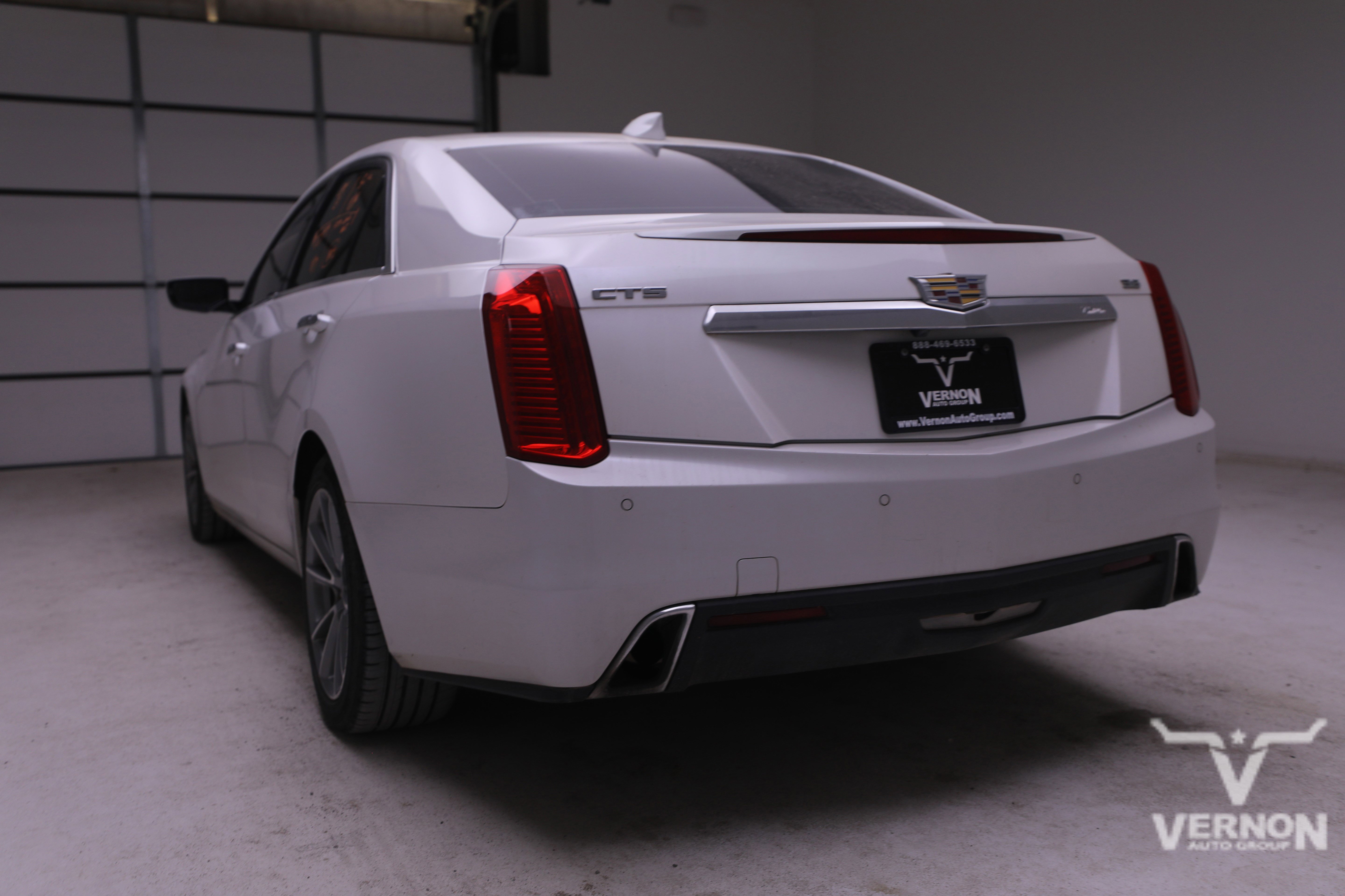 2017 Cadillac CTS Luxury photo 2