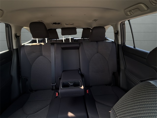 2020 Toyota Highlander LE photo 33