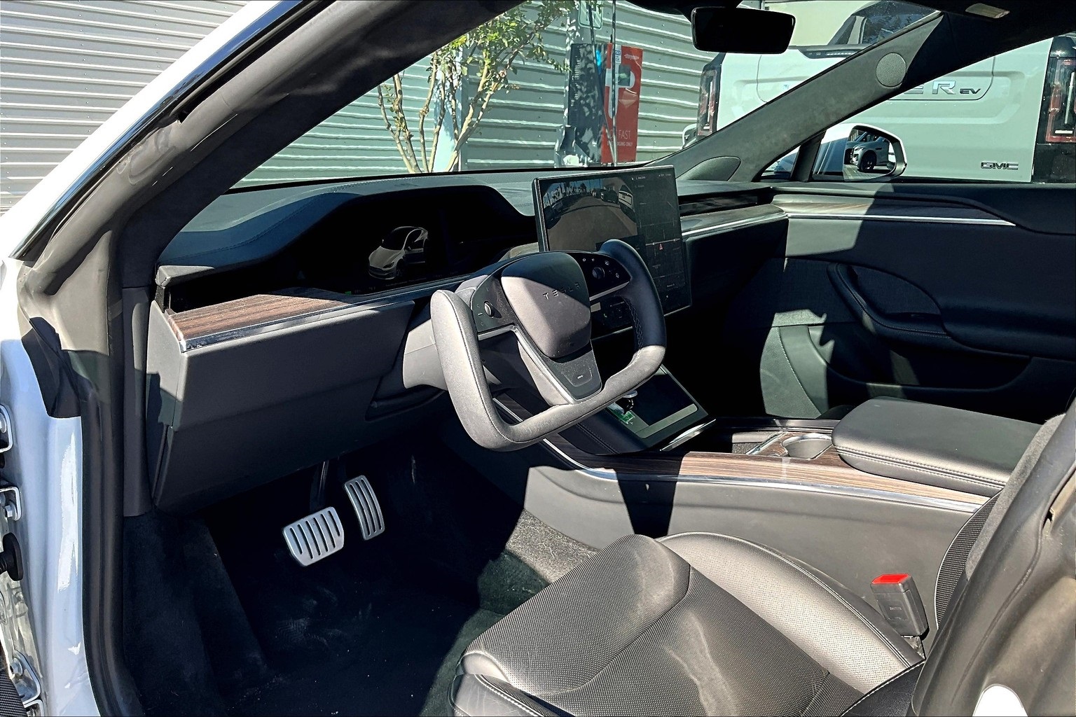 2021 Tesla Model S Plaid photo 2