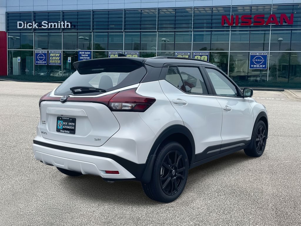 2024 Nissan Kicks SR photo 4