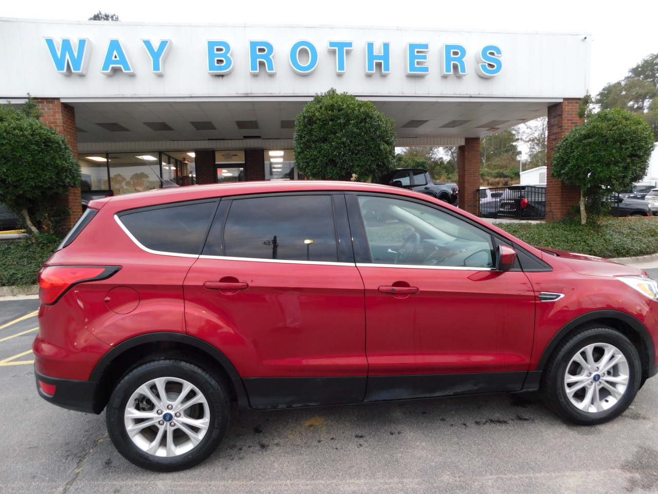 2019 Ford Escape SE's photo