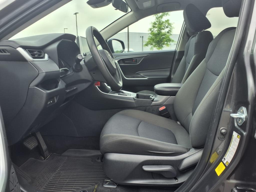 2024 Toyota RAV4 LE photo 3