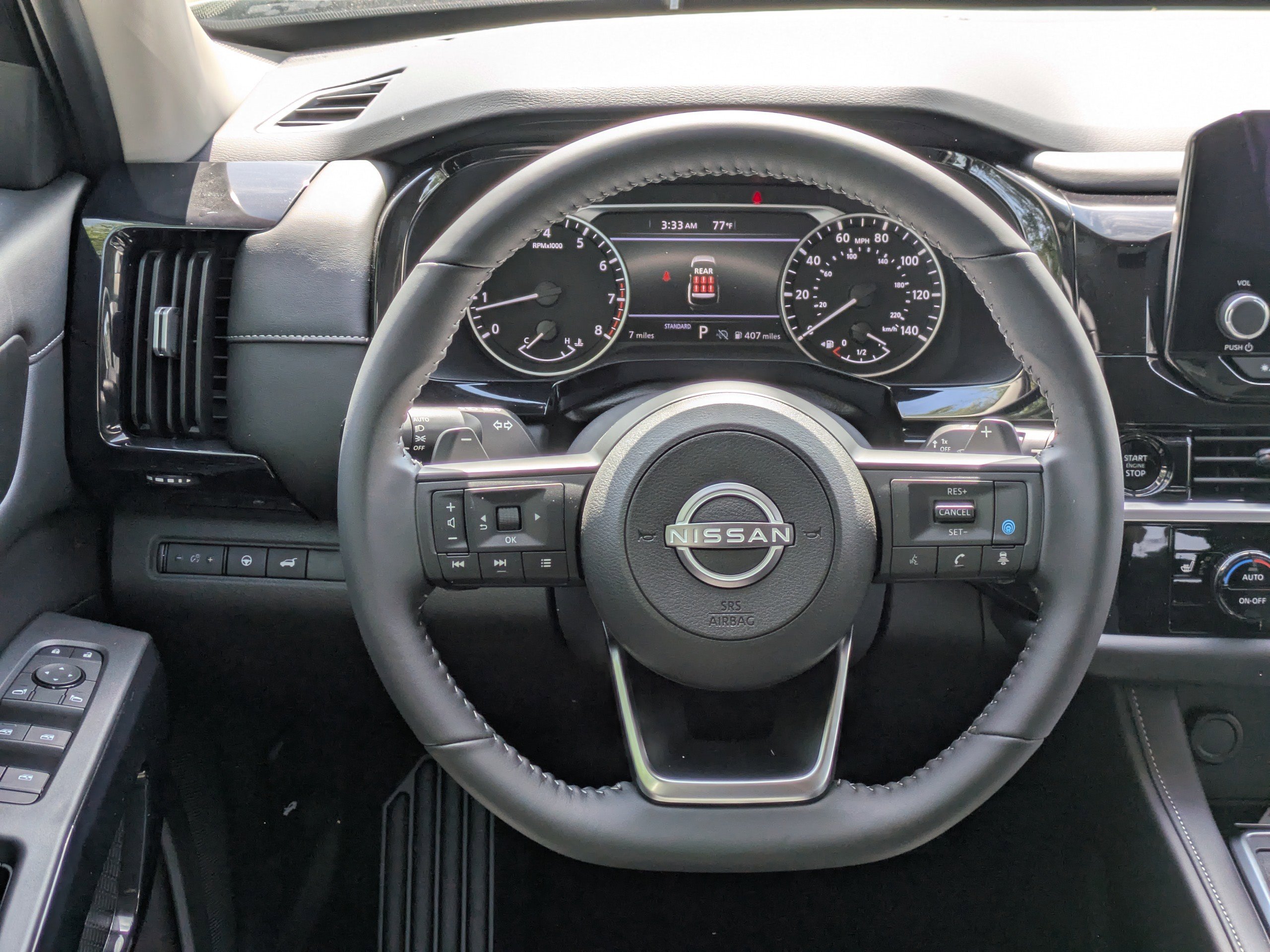 2025 Nissan Pathfinder SV photo 7
