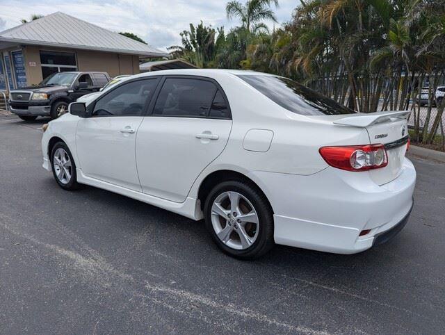 2013 Toyota Corolla S photo 3