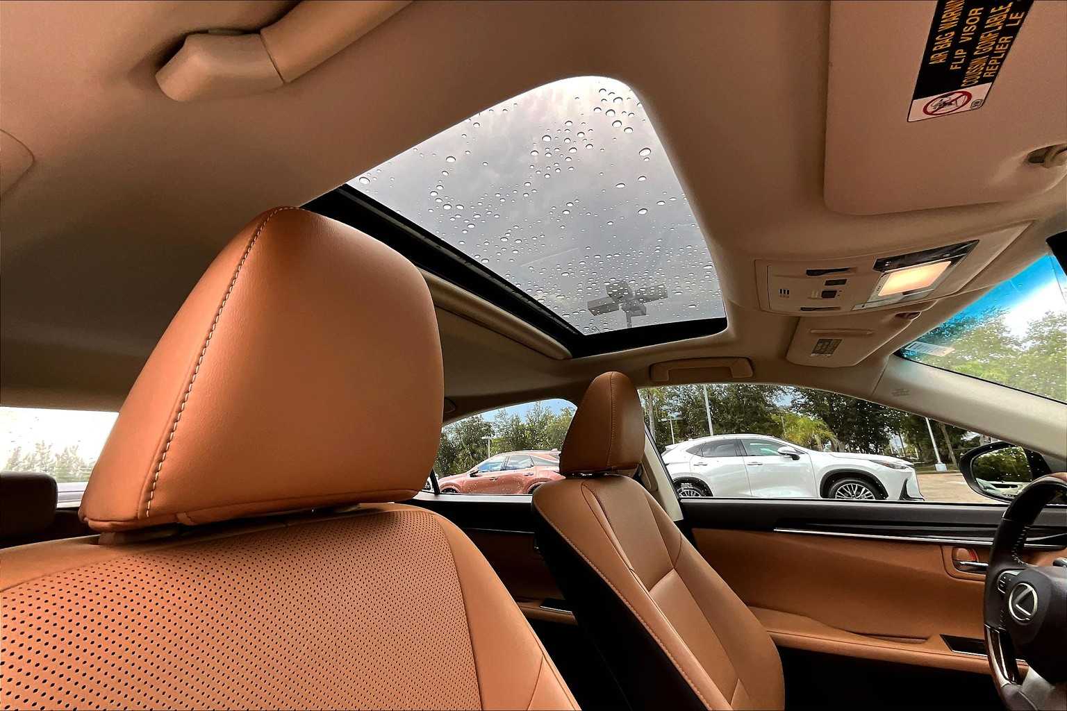 2017 Lexus ES 350 photo 13