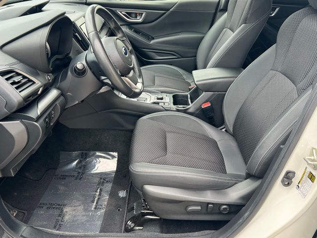 2023 Subaru Forester Premium photo 16