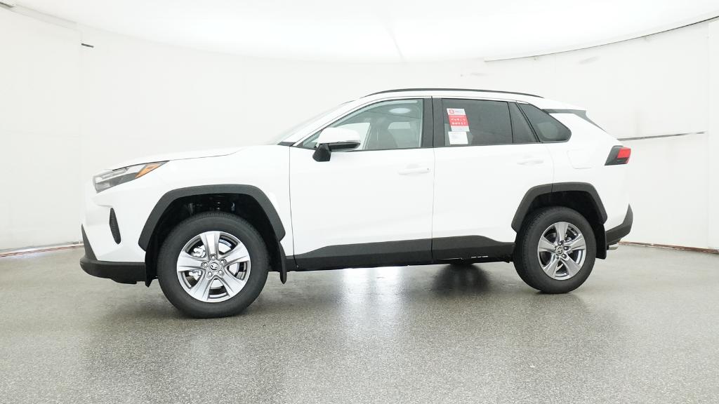2025 Toyota RAV4 XLE photo 8