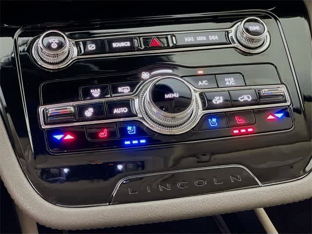 2022 Lincoln Corsair Standard photo 14