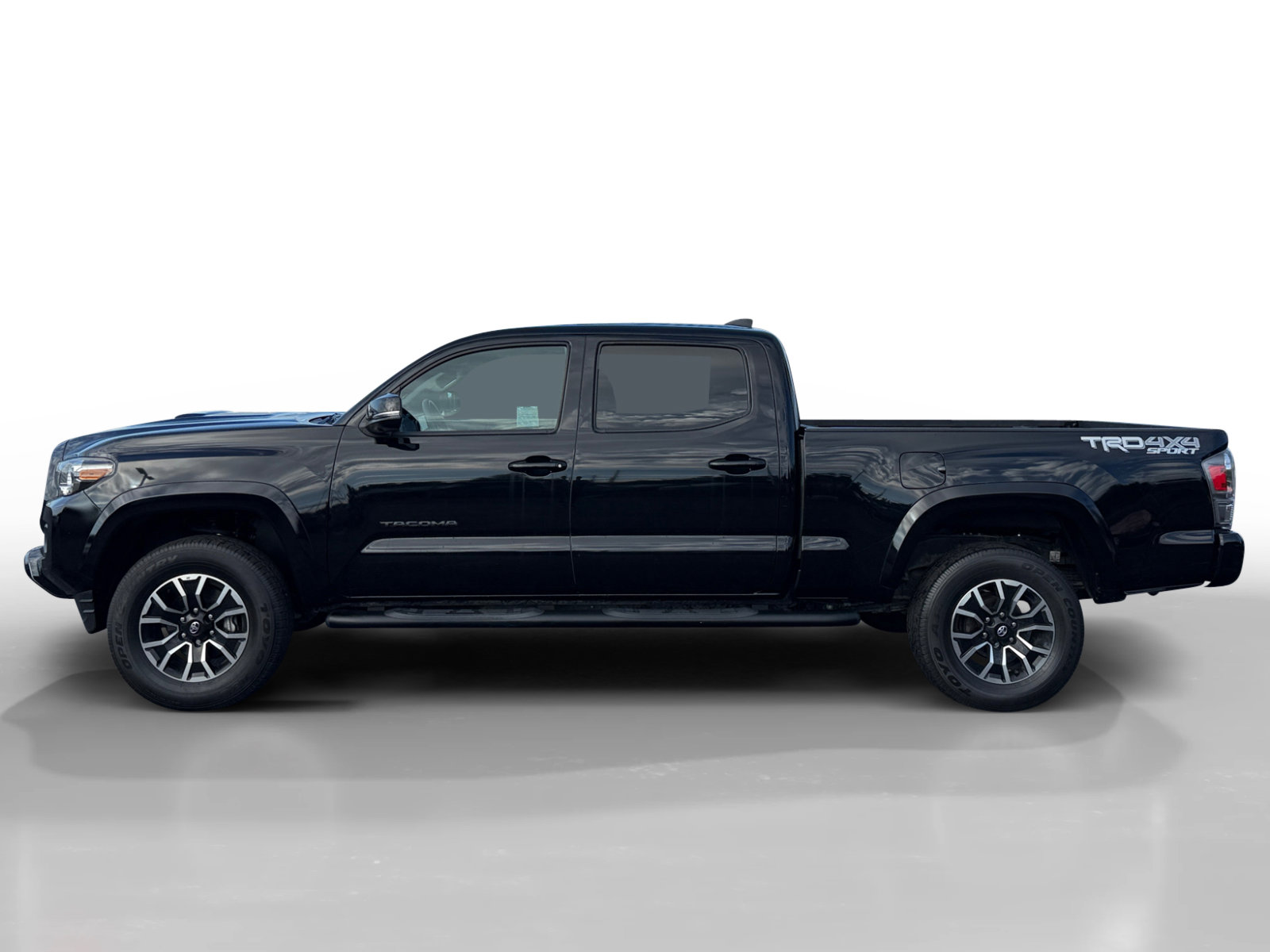 2023 Toyota Tacoma TRD Sport photo 2