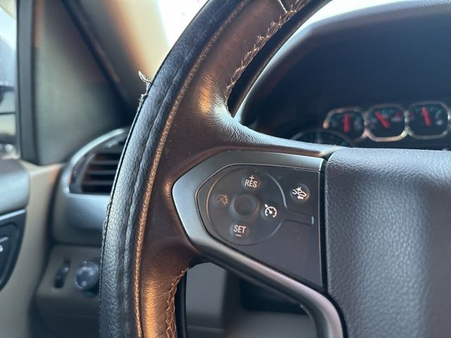 2018 Chevrolet Suburban LT photo 14