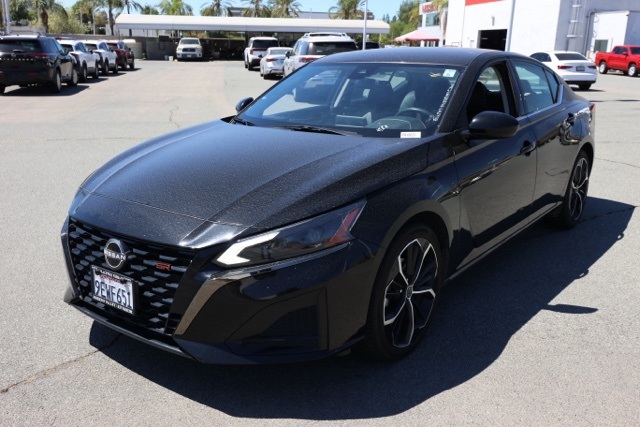 2023 Nissan Altima 2.5 SR photo 6