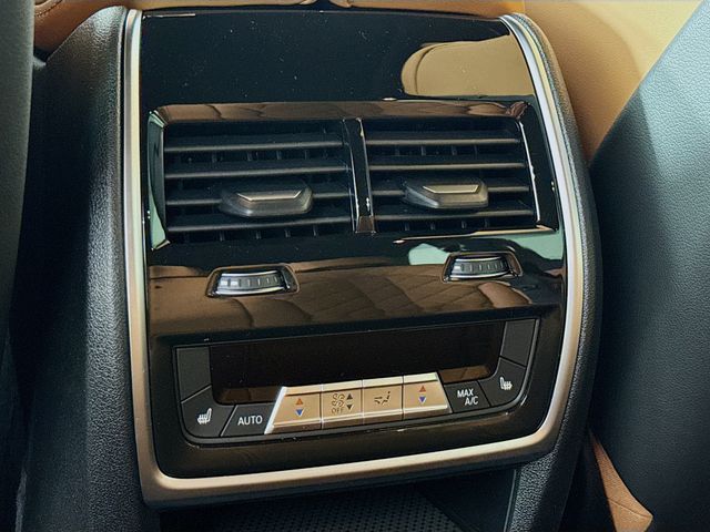 2026 Bmw X5 M60i photo 24