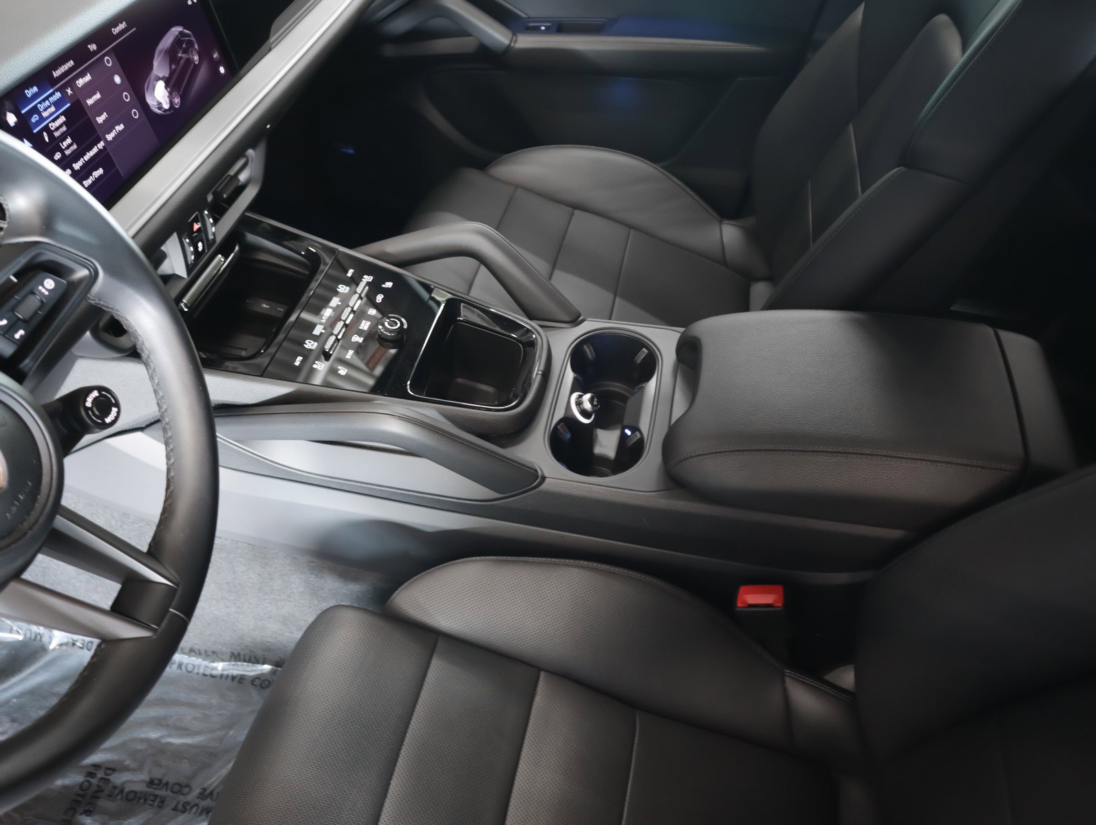 2024 Porsche Cayenne S photo 17