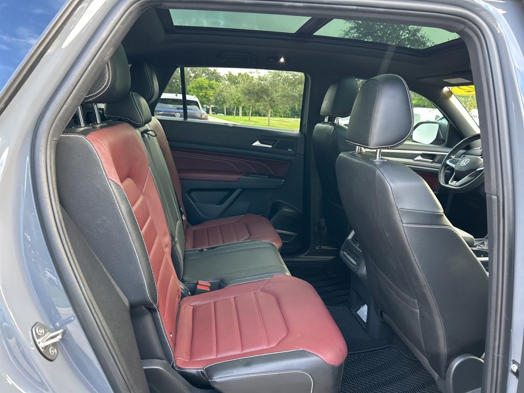 2022 Volkswagen Atlas Cross Sport V6 SEL Premium R-Line photo 42
