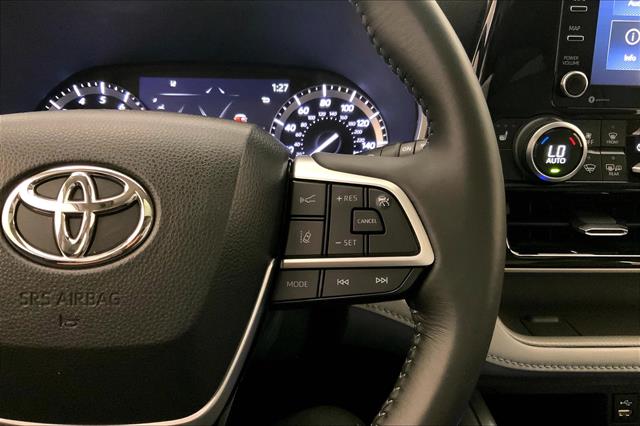 2022 Toyota Highlander XLE photo 18