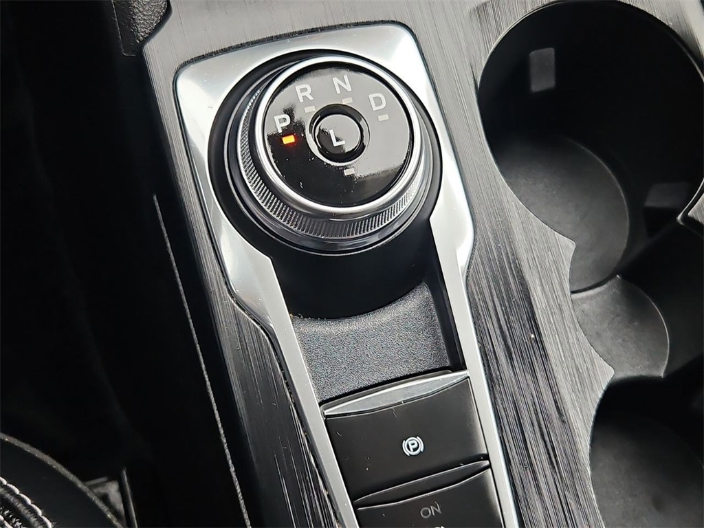 2022 Ford Escape Hybrid Titanium photo 13