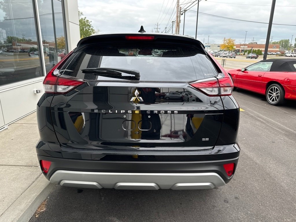 2025 Mitsubishi Eclipse Cross SE photo 4