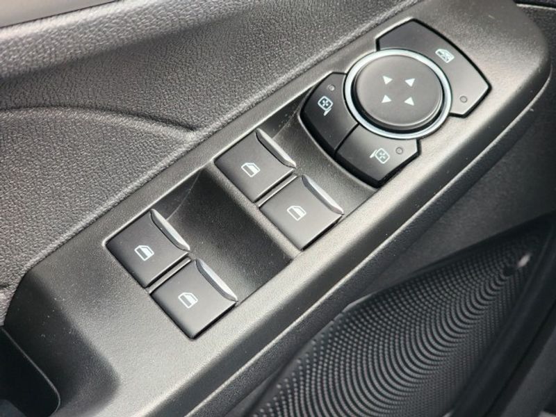 2022 Ford Escape SE photo 10