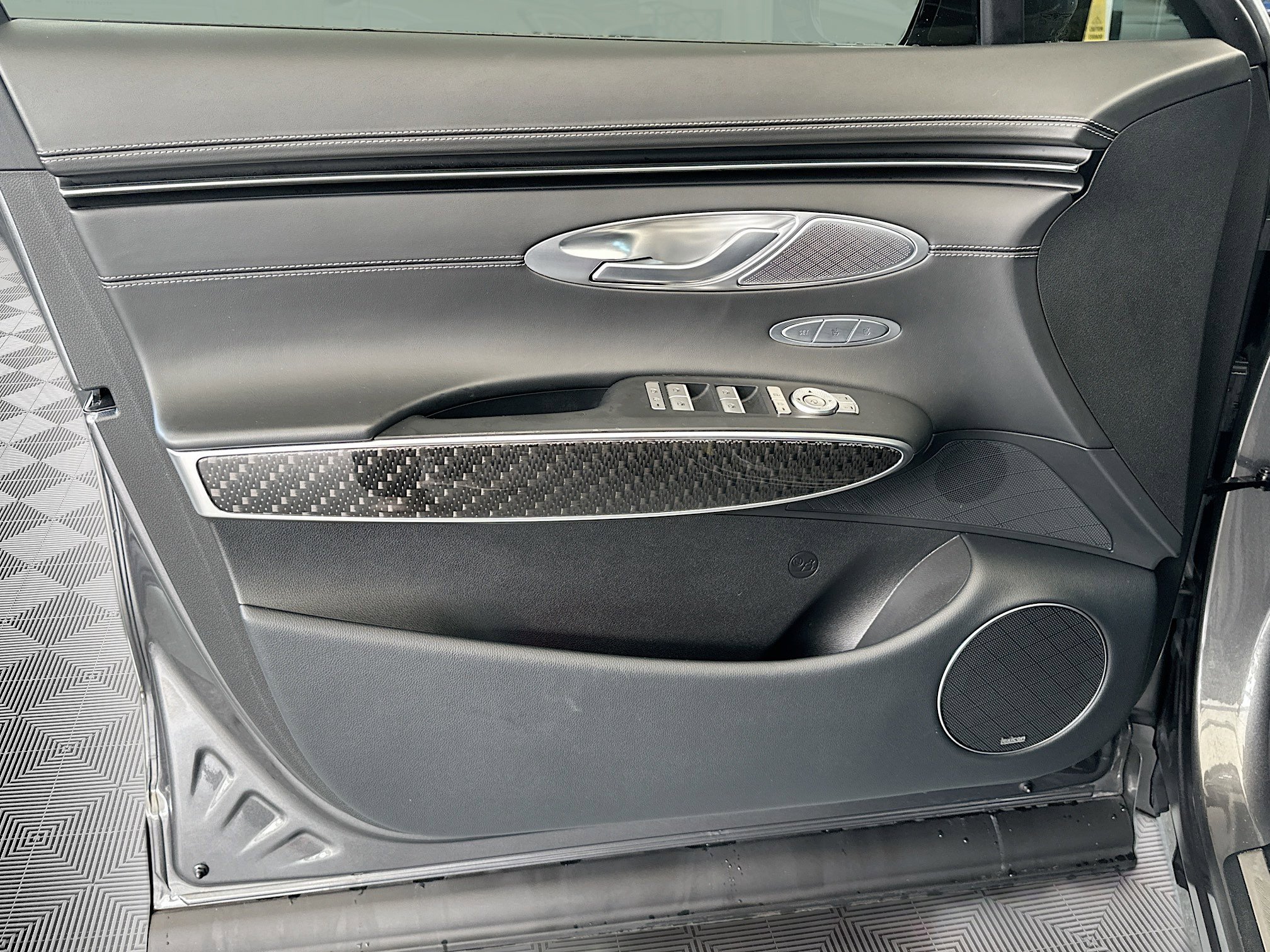 2022 Genesis GV70 3.5T Sport photo 21