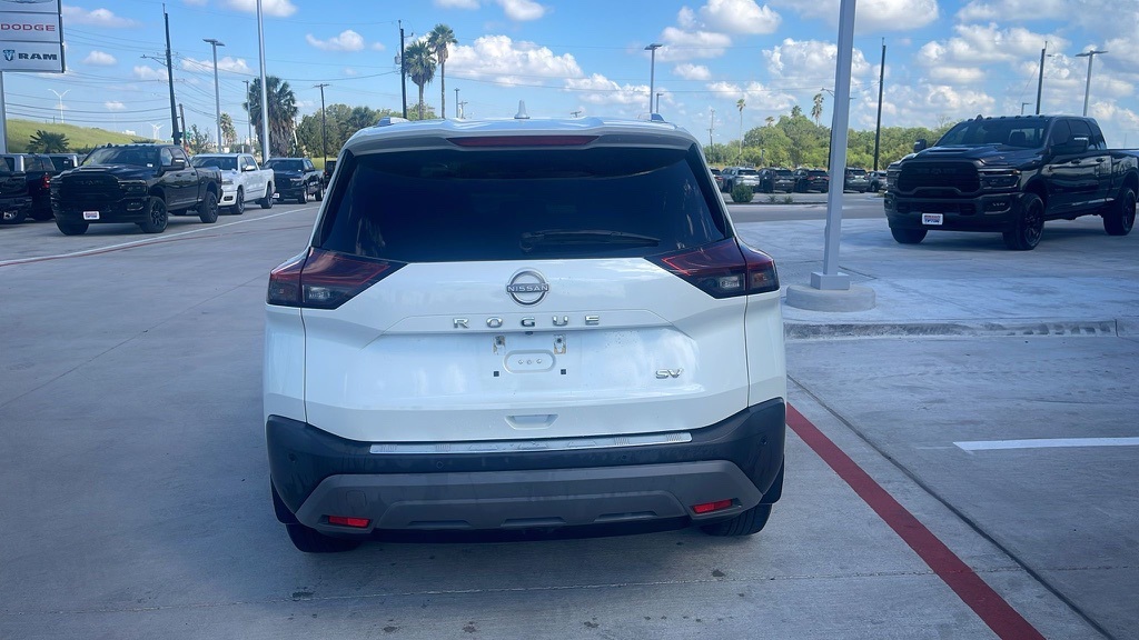 2023 Nissan Rogue SV photo 4