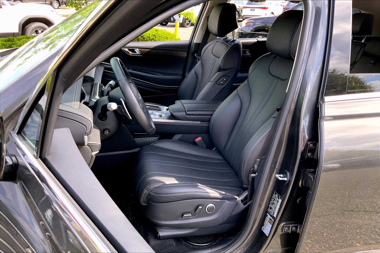 2024 Genesis GV80 3.5T AWD photo 4