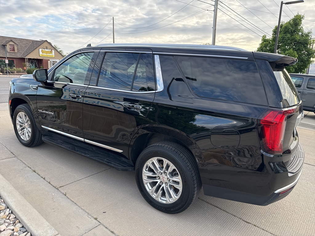 2023 Gmc Yukon SLT photo 3