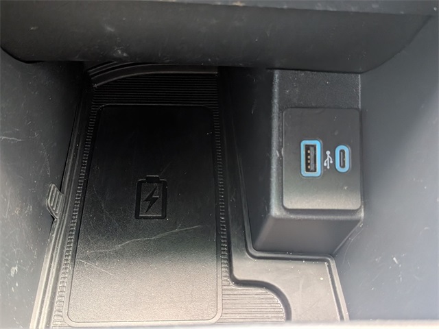 2021 Ford Edge ST photo 22